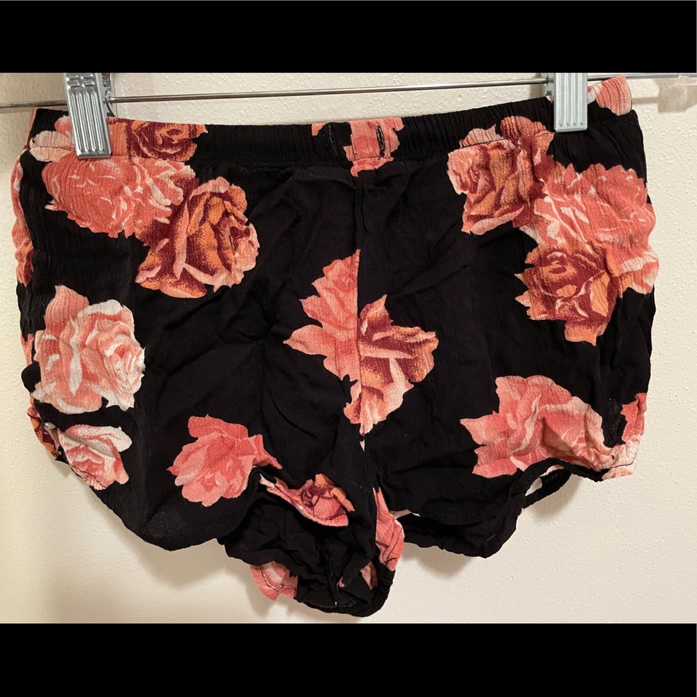 Floral Pattern Flowy Shorts